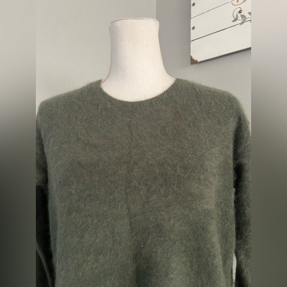 C.T. Plage 100% wool sweater with relaxed fit SIZE 36 - Picture 2 of 12